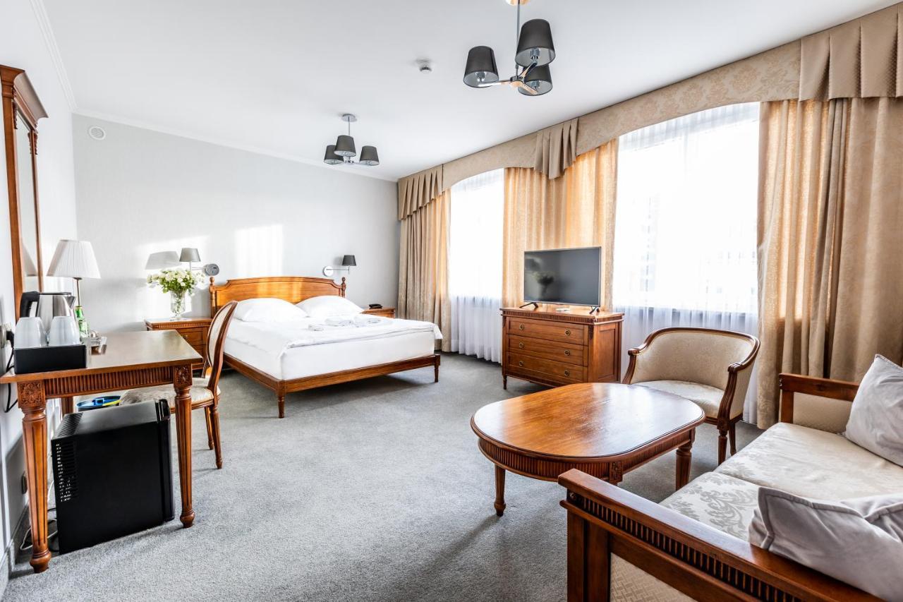Hotel Pod Zlota Roza Kielce Exterior foto
