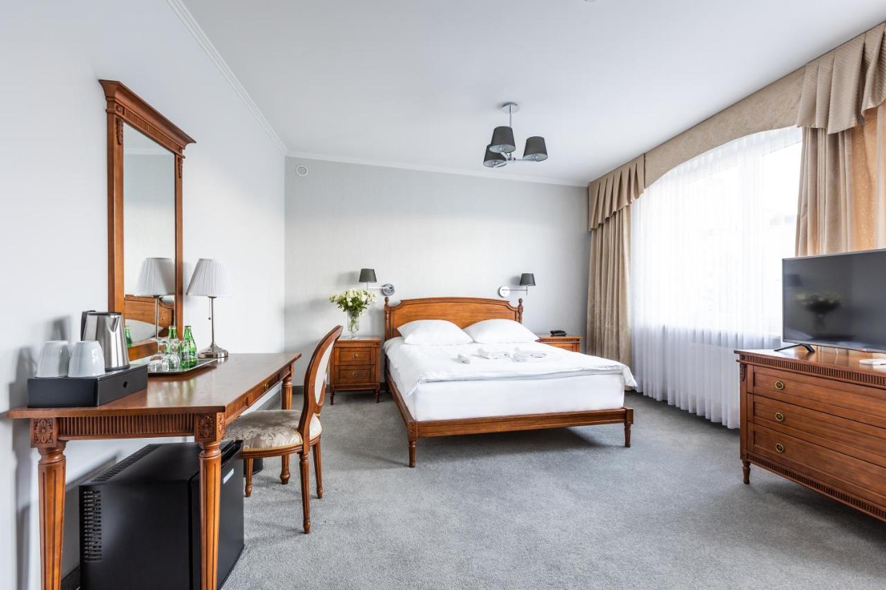 Hotel Pod Zlota Roza Kielce Exterior foto
